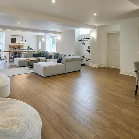 House - Rural Retreat